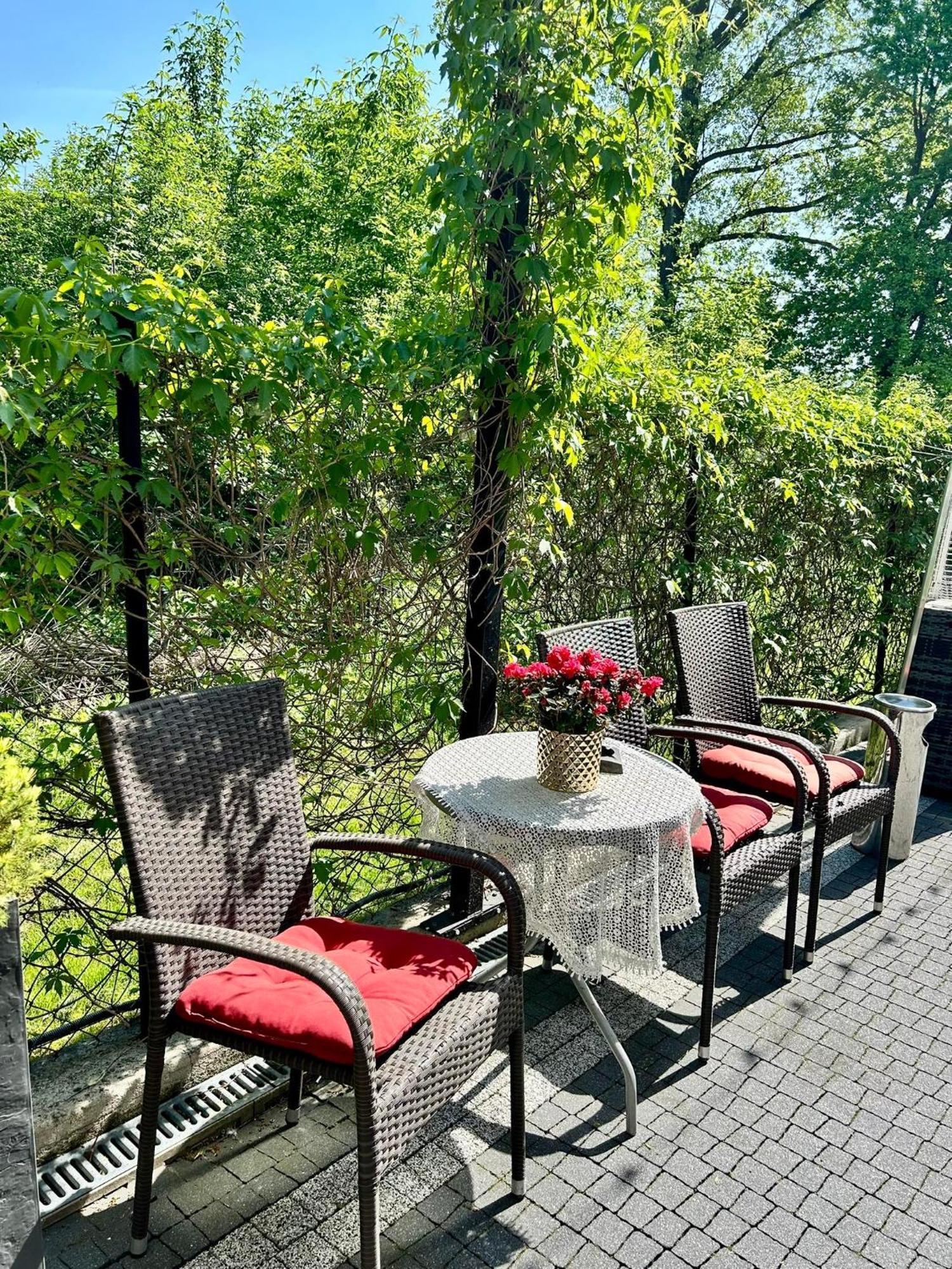 Bed and Breakfast Bursztynowa Лукув Экстерьер фото